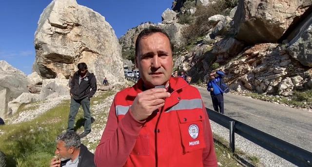 Fethiye de kaya par&ccedil;aları yolu kapattı: &Ccedil;alışma başlatıldı 1