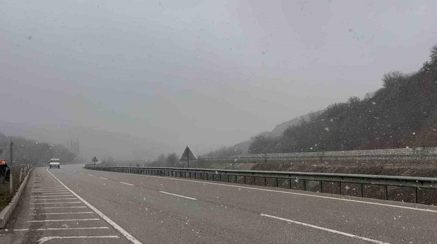 &Ccedil;orum&rsquo;da kar yağışı etkili oluyor