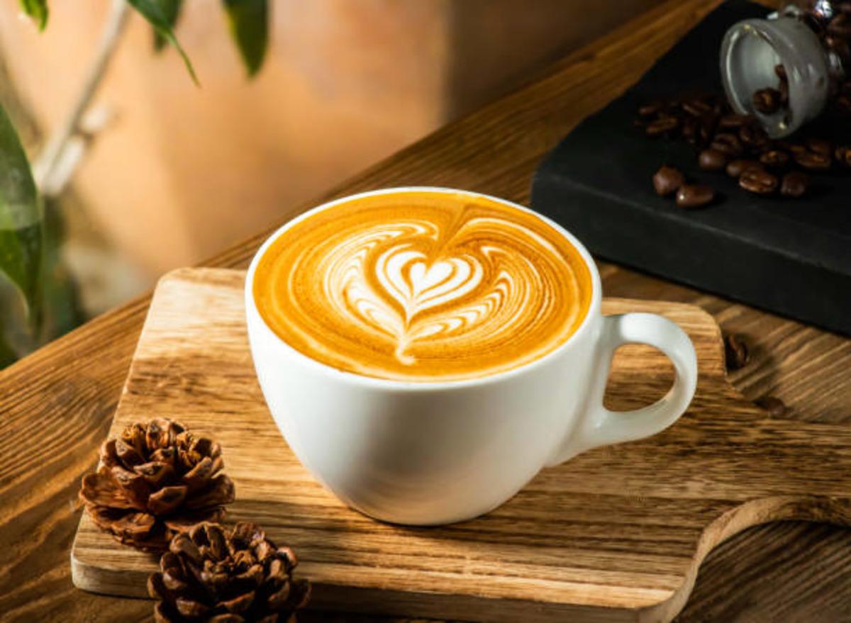 Farklı bitkisel s&uuml;tlerle kahve demlerken yapılan en b&uuml;y&uuml;k hatalar  2