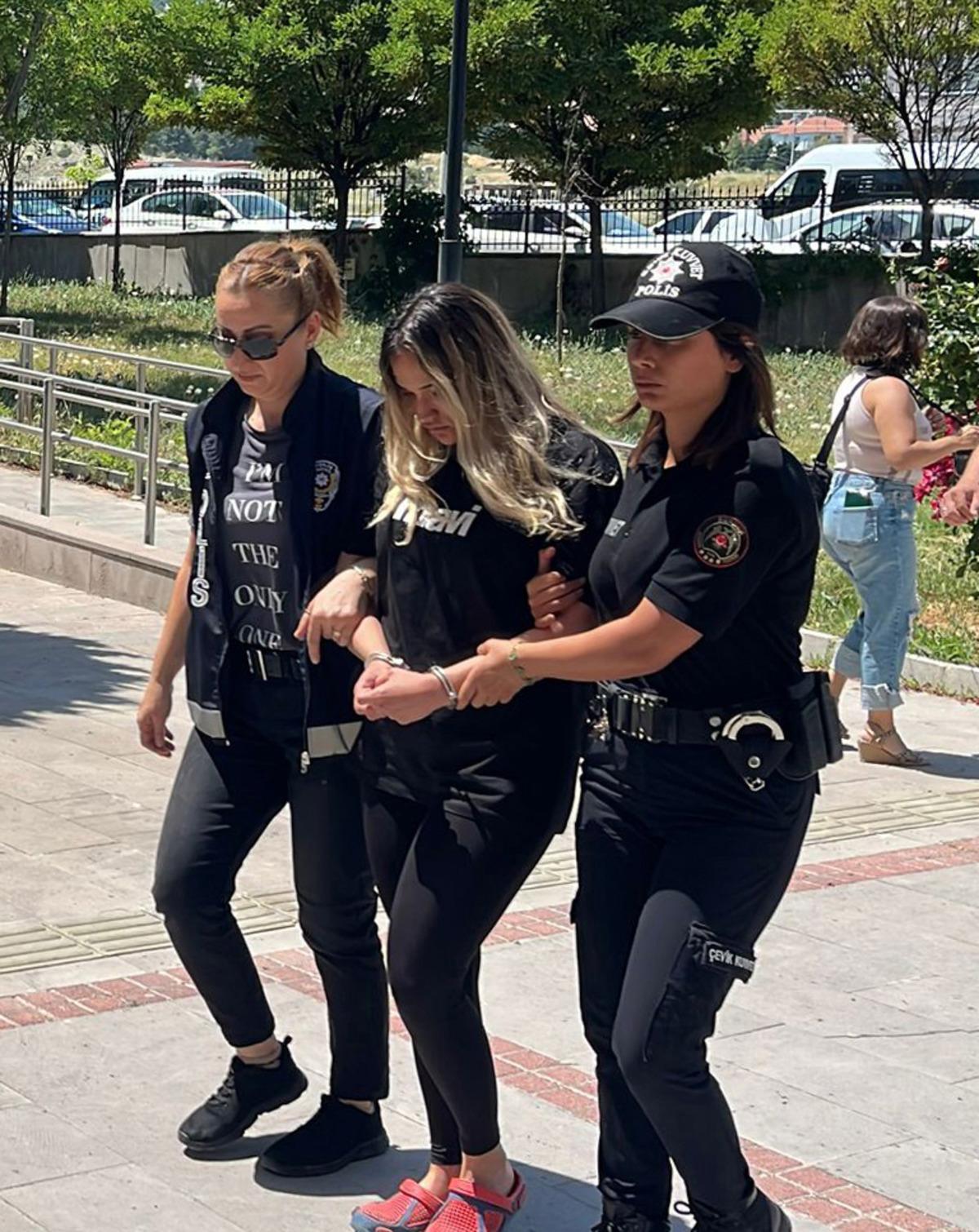 2 &ccedil;ocuk annesinin boğazını keserek katletmişlerdi: &Ccedil;arpıcı gelişme! 3