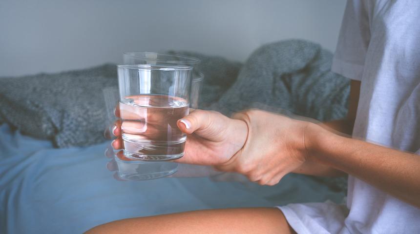  Titremeden daha fazlası: Parkinson hastalığında 'sinsi' belirtilere dikkat