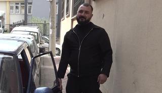 İlanı g&ouml;ren arıyor! Arabasını kola ile takas edecek