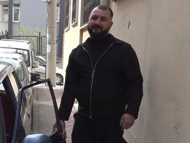 İlanı g&ouml;ren arıyor! Arabasını kola ile takas edecek