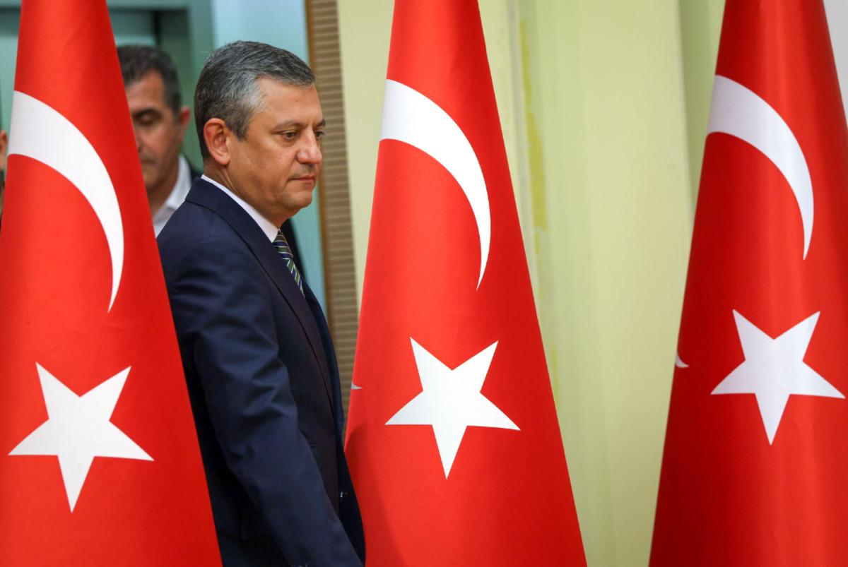 C&uuml;neyt &Ouml;zdemir in &Ouml;zg&uuml;r &Ouml;zel yorumu Fatih Altaylı yı kızdırdı 3