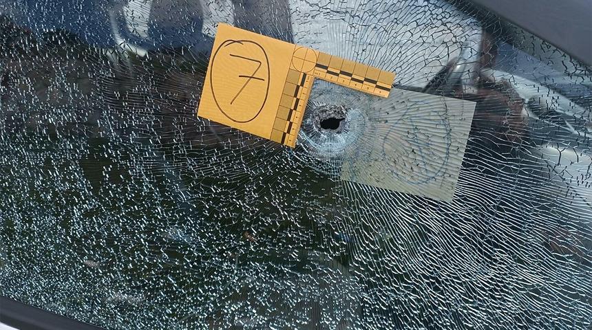 Yer: İzmir! Yanındaki kadını &ouml;ld&uuml;r&uuml;p intihar girişiminde bulundu