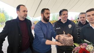 İhbara giden polislere pastalı sürpriz