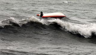 Tekne alabora oldu: En az 10 kişi hayatını kaybetti!