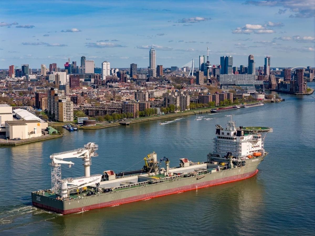 45 bin ton kapasiteli! Dünyanın en büyüğü sessiz sedasız sulara iniyor 2