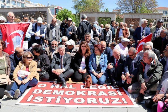 CHP’den ‘OHAL’ protestosu