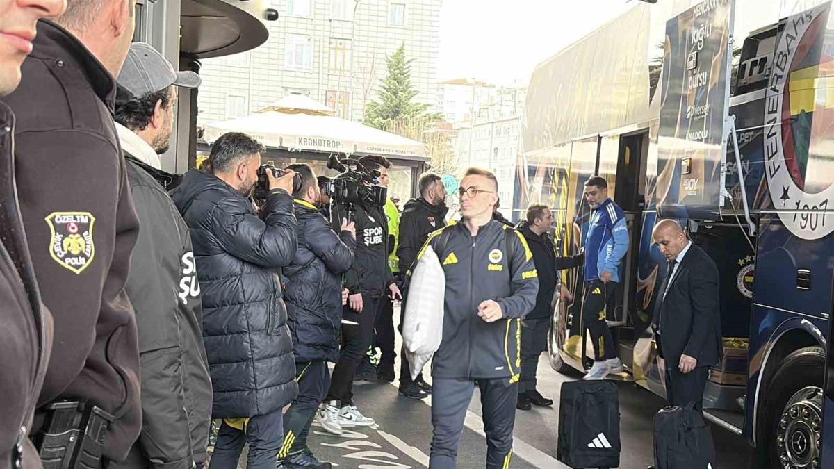 Fenerbah&ccedil;e, Kayseri&rsquo;de 1
