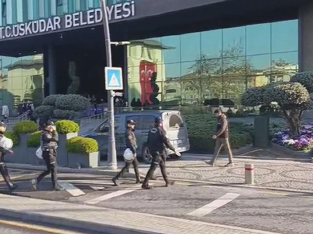 &Uuml;sk&uuml;dar Belediyesi'ne soruşturmada yeni gelişme! G&ouml;zaltı sayısı arttı
