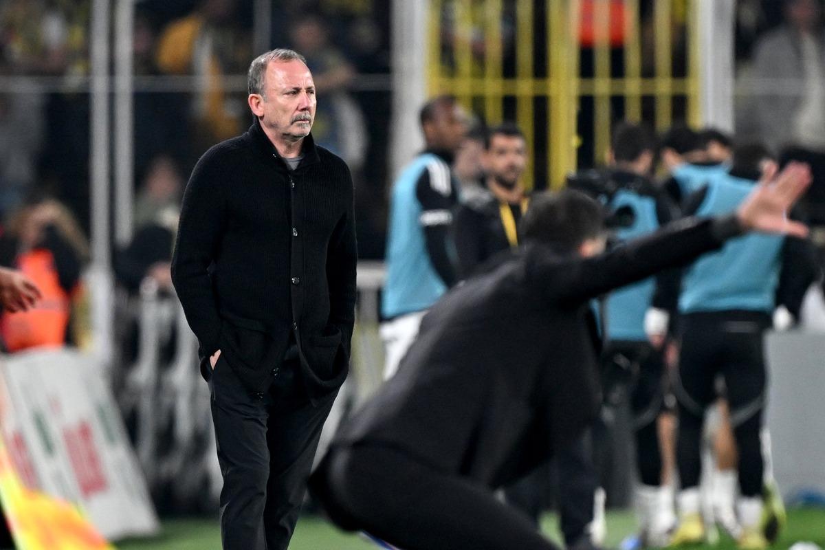 Beşiktaş resital sundu! Antalyspor u rahat ge&ccedil;ti 9