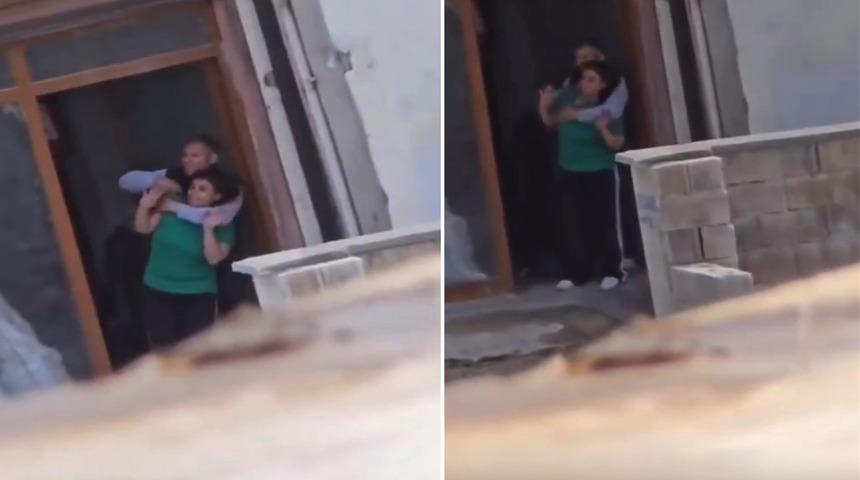 Cezaevi firarisi polisleri g&ouml;r&uuml;nce rehin aldığı 5 kişiye b&uuml;y&uuml;k korku yaşattı: G&uuml;&ccedil;l&uuml;kle ikna edildi