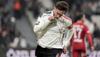 Beşiktaş&rsquo;ta Orkun K&ouml;k&ccedil;&uuml; kasırgası! 9 dakikada fişi &ccedil;ekti"