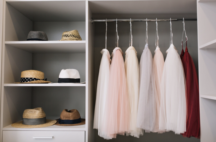 Yazlık kışlık olarak kıyafetlerini kaldırıyor musun?