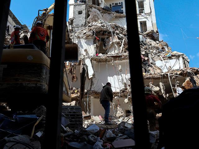 L&uuml;bnan'da can kaybı artıyor! Bin 953'e y&uuml;kseldi