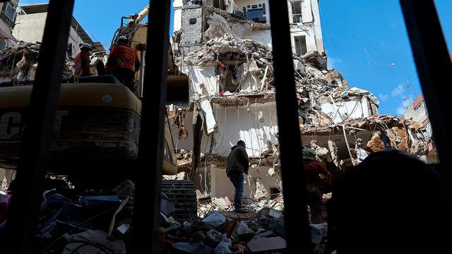 Lübnan'da can kaybı artıyor! Bin 953'e yükseldi