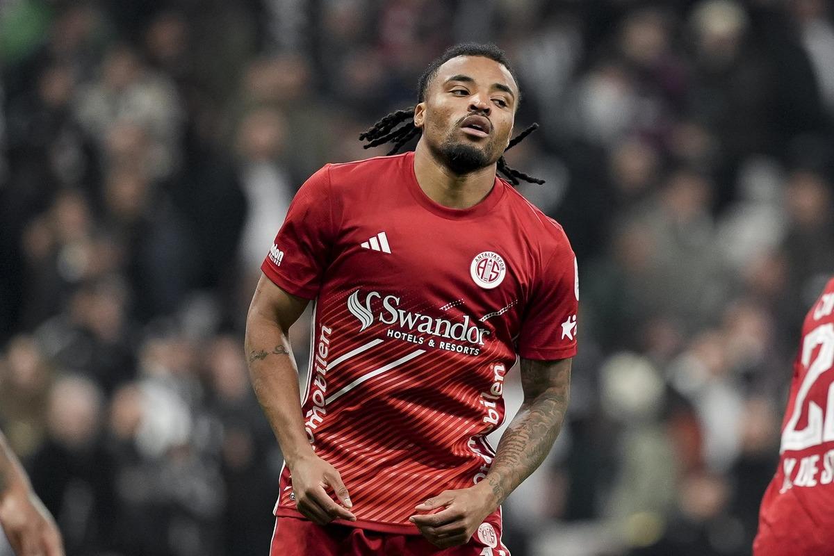 Beşiktaş resital sundu! Antalyspor u rahat ge&ccedil;ti 8