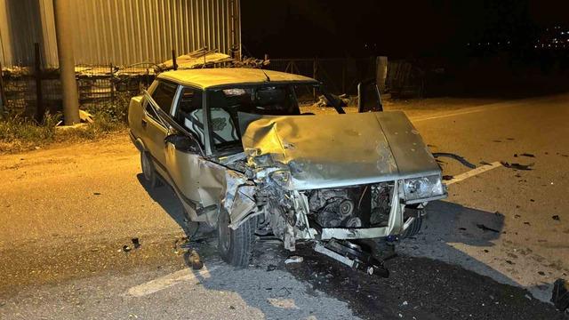 &Ccedil;anakkale&rsquo;de otomobil ile motosiklet &ccedil;arpıştı: 3 kişi yaralandı 5