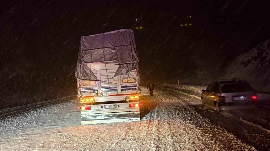 &Ccedil;orum&rsquo;da kar yağışı etkili oluyor