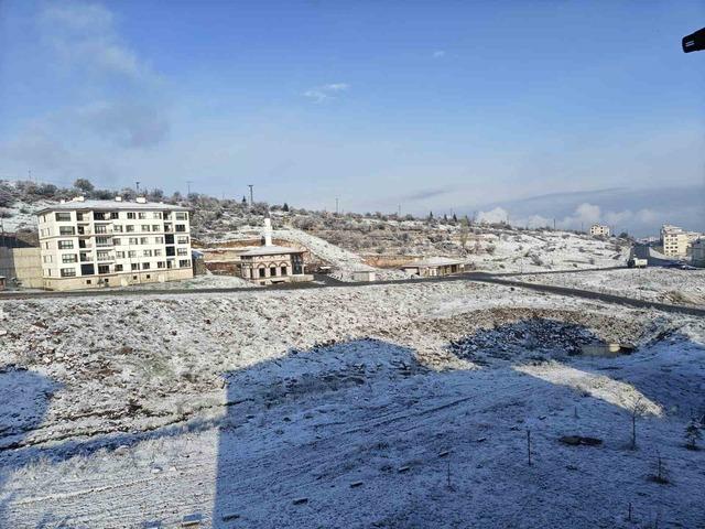 Kayseri’ye Nisan ayında kar yağdı 3