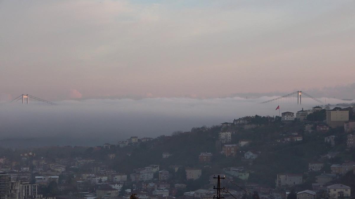 İstanbul Boğazı’nda yoğun sis: FSM Köprüsü gözden kayboldu 1