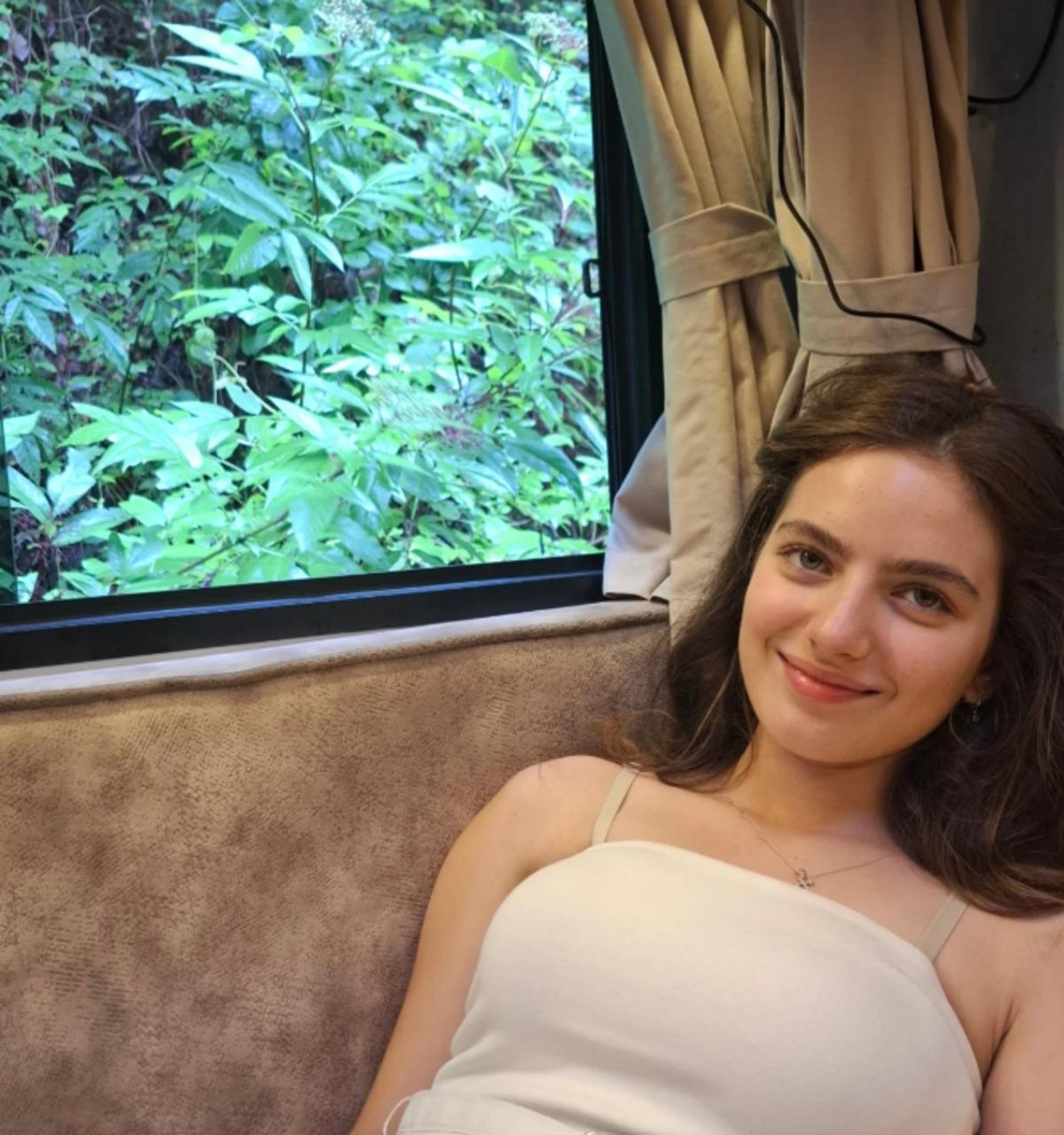 Taşacak Bu Deniz in Eleni si Ava Yaman olumsuz yorumlara sitem etti 2