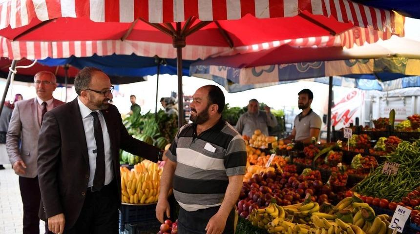 Başkan &Uuml;z&uuml;lmez&rsquo;den pazar incelemesi