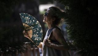 Soğuk ve kar yağışının ardından '&ccedil;&ouml;l sıcakları' geliyor! G&ouml;lgede 27 dereceyi g&ouml;receğiz...