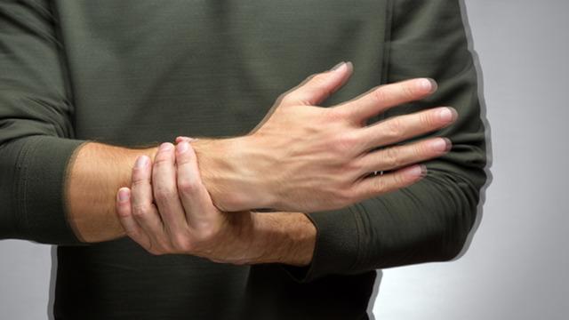 Parkinson’da umut veren gelişme! Ameliyatsız yöntemle titreme durdurulabiliyor