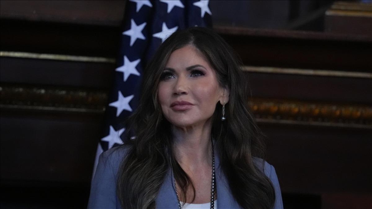 Bakanın kocasına ait skandal yazışmalar ifşa oldu! Yeni detaylar ortaya çıktı 1