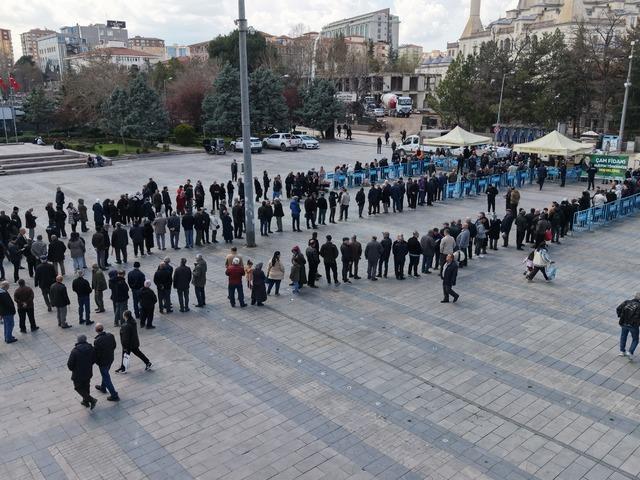 &Uuml;cretsiz olduğunu duyan akın etti! Kısa s&uuml;rede t&uuml;kendi