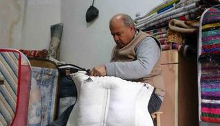 45 yıllık semerci ustası mesleğini yaşatmaya &ccedil;alışıyor