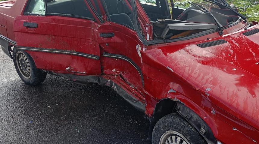 Nevşehir'de otomobiller &ccedil;arpıştı: 6 yaralı