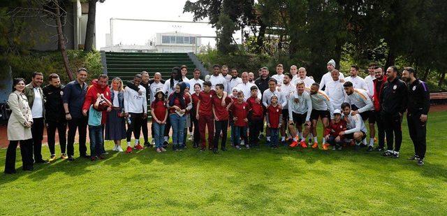 Galatasaray'da Akhisarspor maçı hazırlıkları başladı