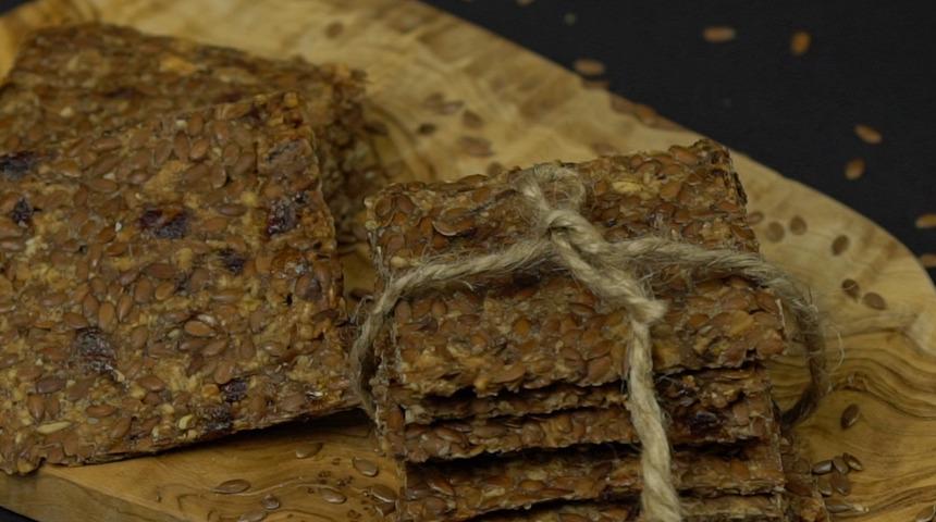 Sağlıklı atıştırmalık: Keten tohumlu kraker