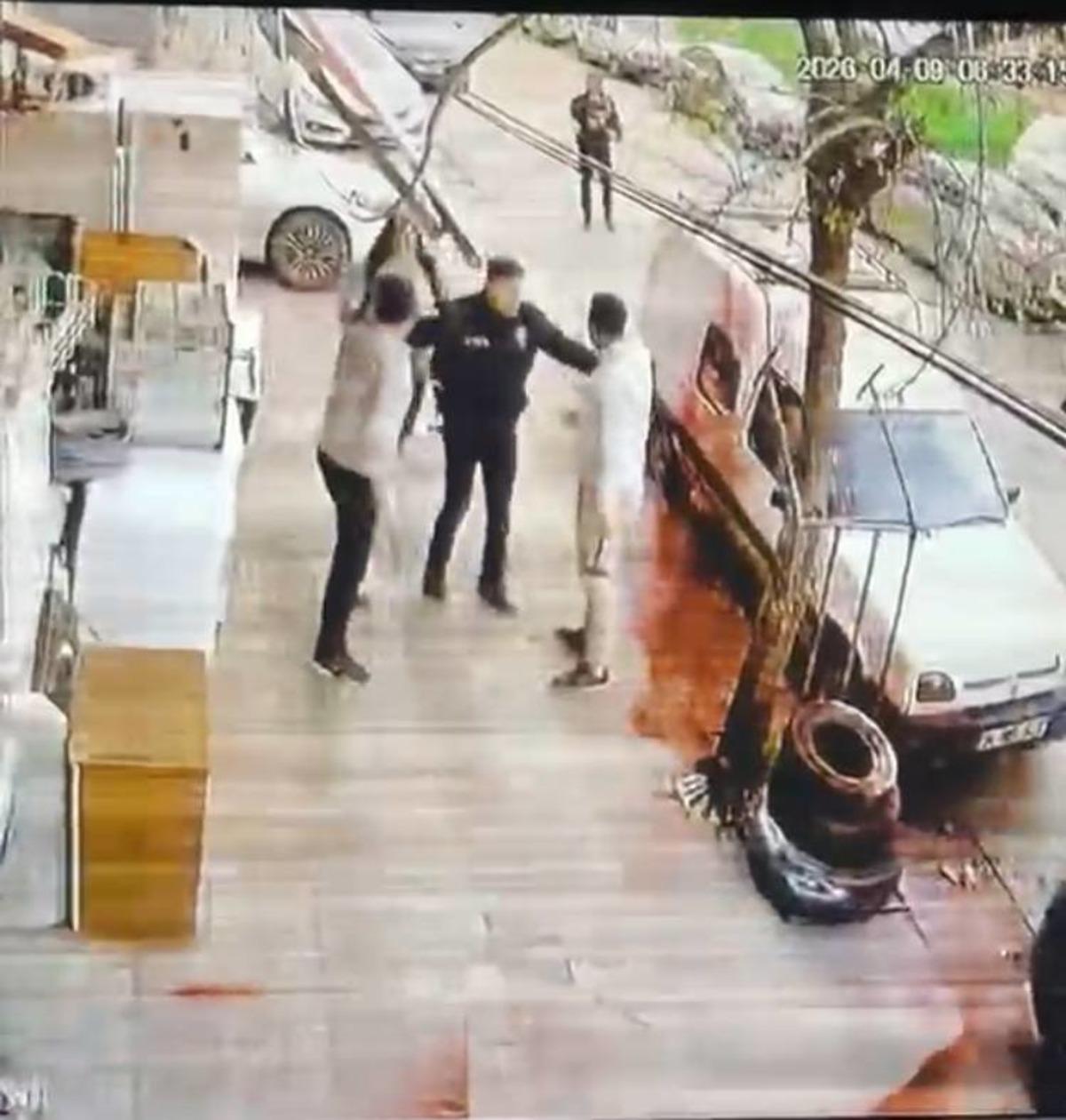 Sultangazi de zihinsel engelli ve annesine sopalı saldırı!  Beni istemiyorlar  1