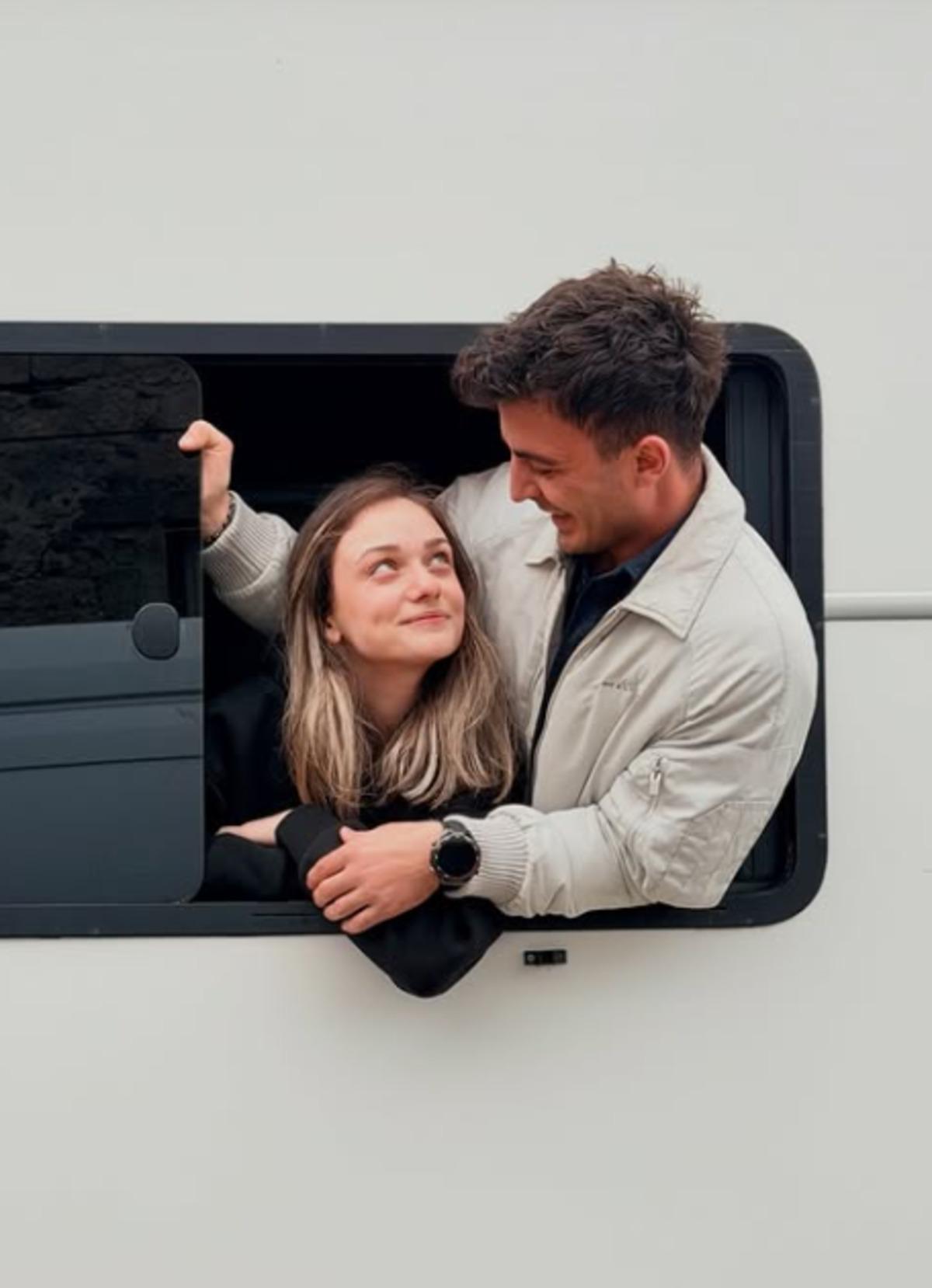 Taşacak Bu Deniz in Ak&ccedil;a sı Naz G&uuml;nay, sette YKS ye hazırlanıyor 2