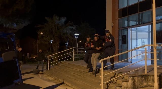 Bayındır’da 3 polisi yaralayan 4 şüpheli tutuklandı 2