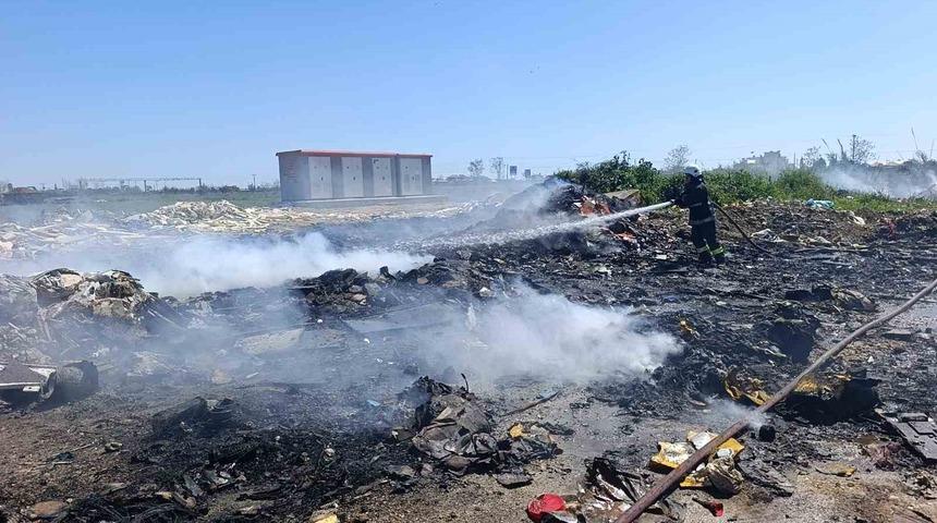 &Ccedil;&ouml;p ve hurdalar yine alev aldı vatandaşlar duruma isyan etti