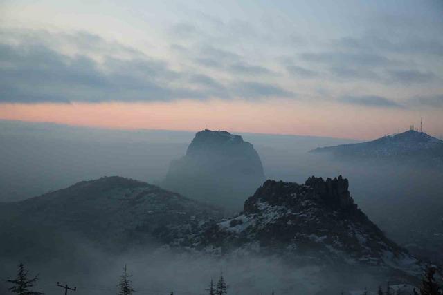 G&uuml;n doğumunda sis altında kalan kale kendisine hayran bıraktı 2