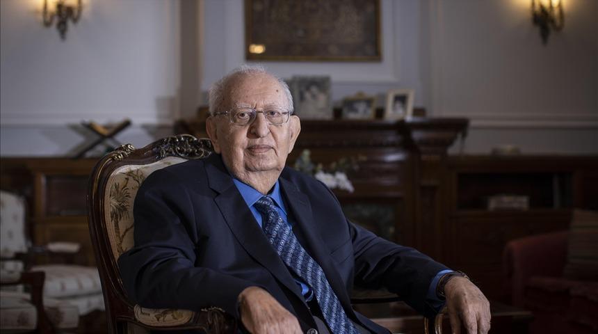 H&uuml;samettin Cindoruk hayatını kaybetti