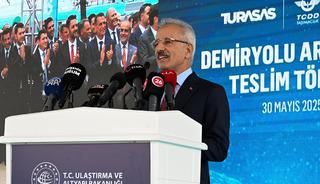 Uraloğlu a&ccedil;ıkladı: 'Ordumuz i&ccedil;in 41 yeni y&uuml;k vagonu &uuml;reteceğiz'