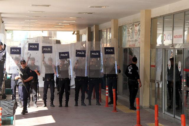 Derik Kaymakamının şehit edildiği saldırının sanığı kendini yaktı (2)