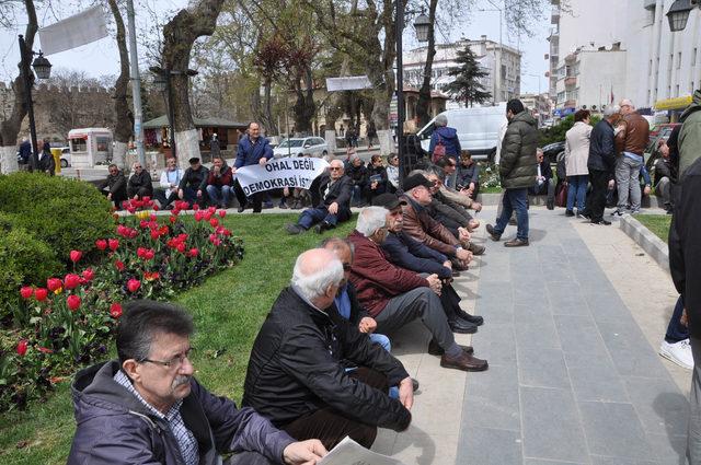 Sinop'ta CHP'liler oturma eylemi yaptı