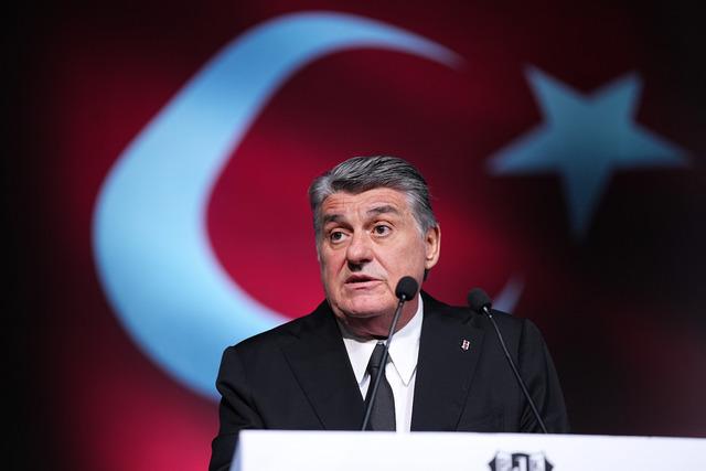 Beşiktaş Başkanı Serdal Adalı TFF'ye seslendi! 'Sahaya talimat alıp çıkanlar...'