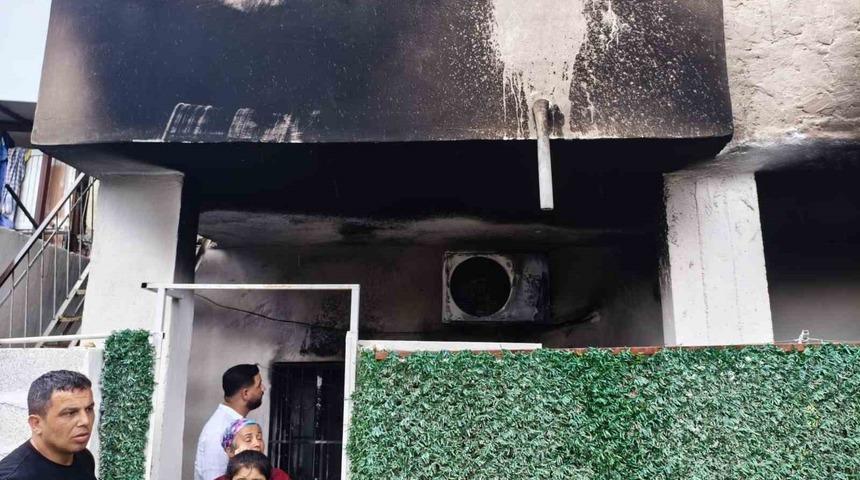 Klima patladı, evde yangın &ccedil;ıktı