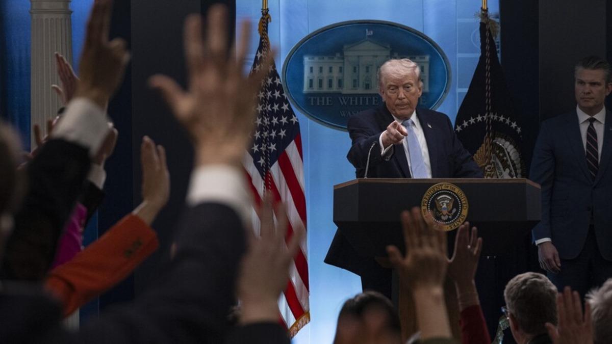 Hürmüz de sıcak dakikalar! ABD savaş gemileri İran ın uyarısı sonrası geri döndü 1