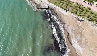 Alanya sahilde siyah tabaka oluştu! Nedeni sonradan ortaya &ccedil;ıktı