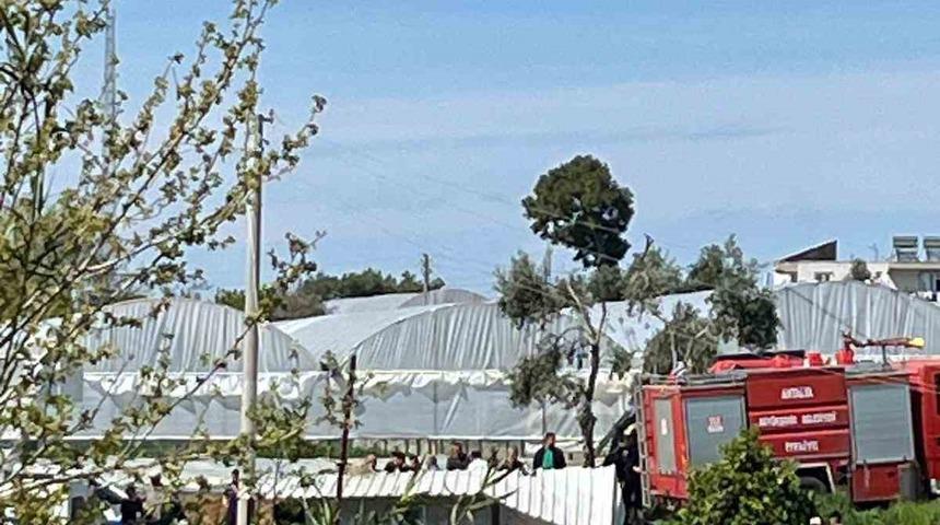 Aksu&rsquo;da trakt&ouml;r dereye devrildi s&uuml;r&uuml;c&uuml; hayatını kaybetti